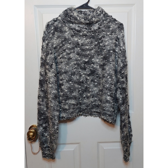 Hollister Grey White Mock Neck Chunky Marled Knit Cropped Sweater Boxy Size S - Picture 1 of 11